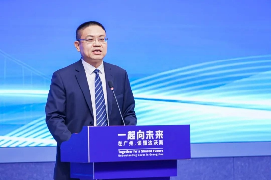 　△广州市建筑集团党委委员、副总经理莫远飞