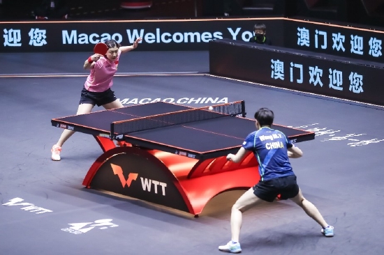 由体育局及WTT世界乒乓球职业大联盟主办、澳门乒乓总会协办的‘WTT 澳门冠军赛 2021中国之星 — 由银河娱乐集团呈献’云集多位世界排名前列的精英乒乓球运动员,现场比赛气氛激烈。