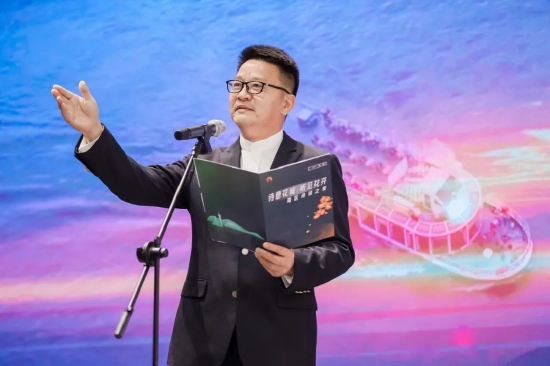 郭东文 广州话剧团国家一级演员、广州电视艺术家协会副主席。朗诵诗词:雍平《广州塔赋》
