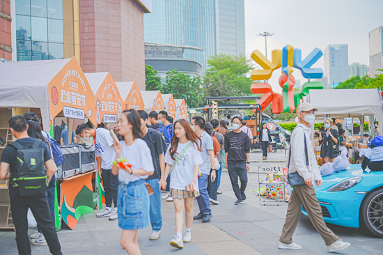 广州最大的线下萌宠市集，好物云集，体验多元。