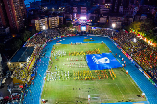 2023年健力宝杯”第十七届佛山“西甲”职工足球联赛比赛开幕式现场。李东摄