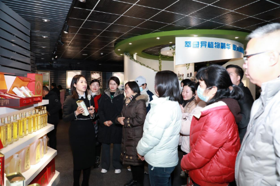 浏阳市工业园奇异科技公司调研油茶产品深加工做法