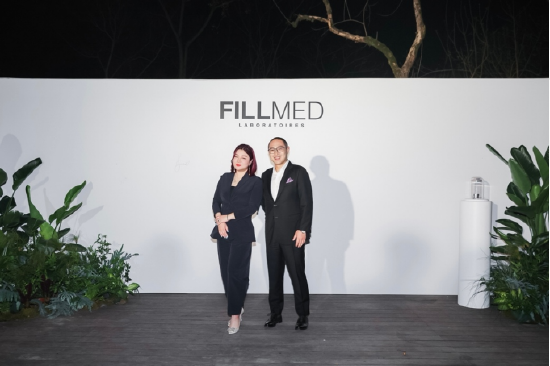 FILLMED菲欧曼中国区总经理韩强(右)与壹心娱乐董事长杨天真(左)