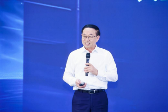 軟通動(dòng)力攜全棧智能化產(chǎn)品成功亮相首屆H?I3 AI探索峰會(huì)