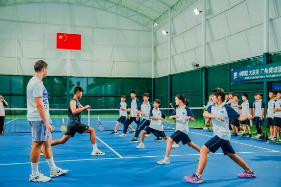 教师节之际,国际网球明星走进黄埔区玉岩中学