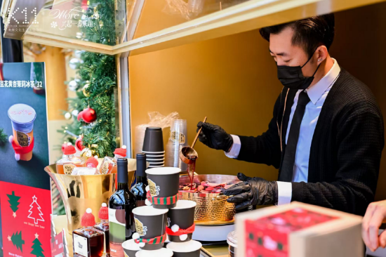 广州汉溪K11举行“艺趣冬日”亮灯仪式