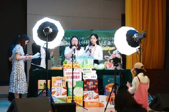 广东“百千万工程”青年兴乡培育计划省级示范班。图源南方+