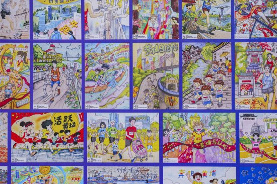 “童画黄马”展区陈列着黄埔区中小学生创作画 主办方供图