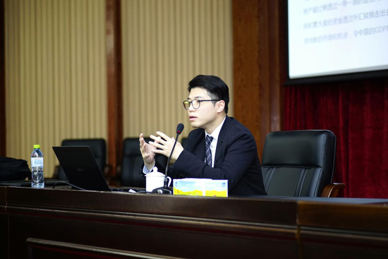 点击图片查看详情 香港律师_香港律师的收入(3)