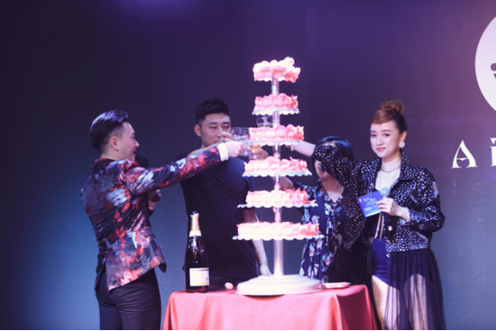 发布会线上直播----从秒杀平台走向秀场