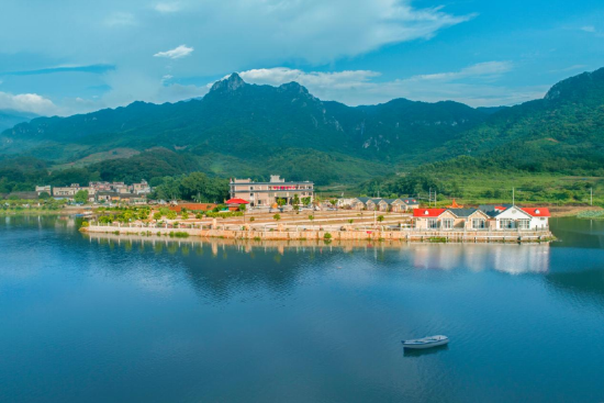 图为铁溪小镇概貌