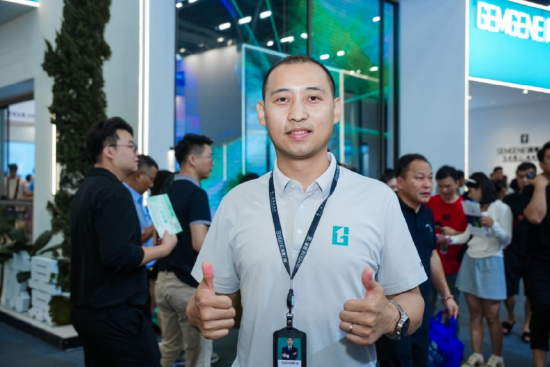 简景门窗CEO余灵明