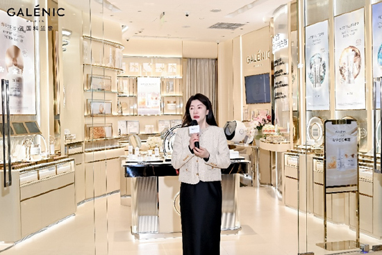 Galenic法国科兰黎品牌总经理Christy孙蕾女士发言