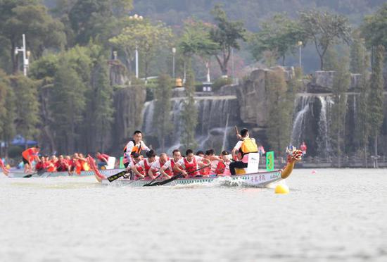 2020南海百舟竞渡龙舟邀请赛精彩比拼瞬间(摄影:甘小龙)