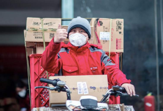 中国世界第一的物流速度,使得徐闻菠萝可以快速发货到中国任何一个地方。