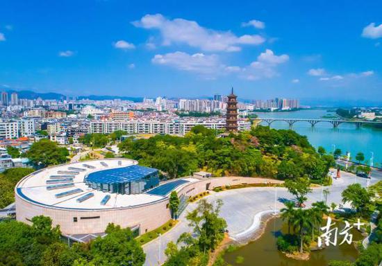 河源市恐龙文博园。黄龙明 摄