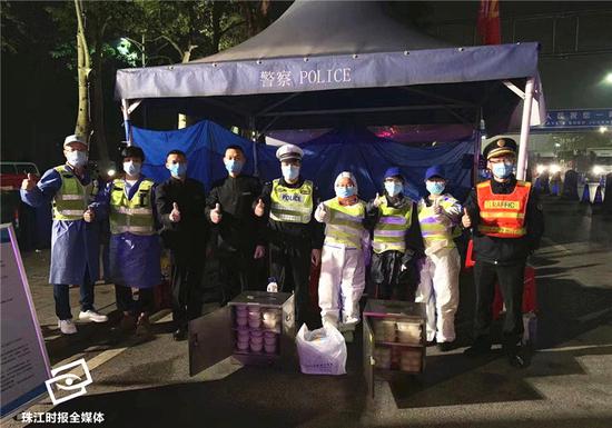 瞻云酒店免费为防控一线人员供餐
