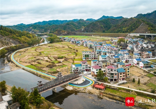 航拍黔东南苗族侗族自治州三穗县滚马乡德明村。