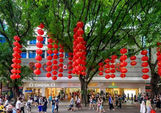 北京路上的购物商场。(越秀区政府供图)