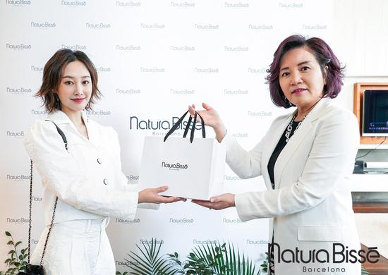 Natura Bissé悦碧施中国区总裁杨淑华与品牌大使李纯