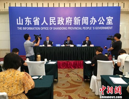山东省政府28日召开新闻发布会,解读近日印发的《山东省古树名木保护办法》。 孙宏瑗 摄
