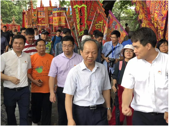 市委常委、顺德区委书记郭文海来到黄连社区观看龙舟起龙仪式