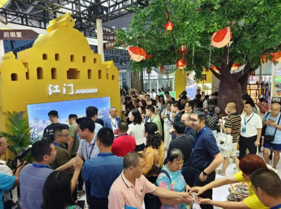 展会现场人气满满