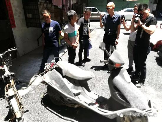 汕头男子小车有划痕想换原装 竟肢解路边小车