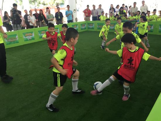 2018小小世界杯超萌兔幼儿足球联赛盛大开启