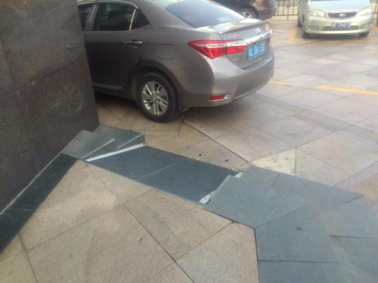 东莞银行惠州分行坡道