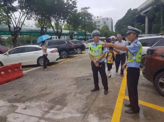 三山港人口_三山五岳(2)