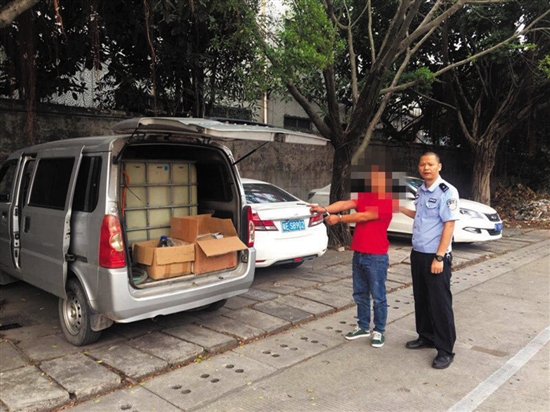 加油车合法经营 0olG-hnaivxq8627123.jpg