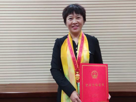胡小燕被授予“改革先锋”称号
