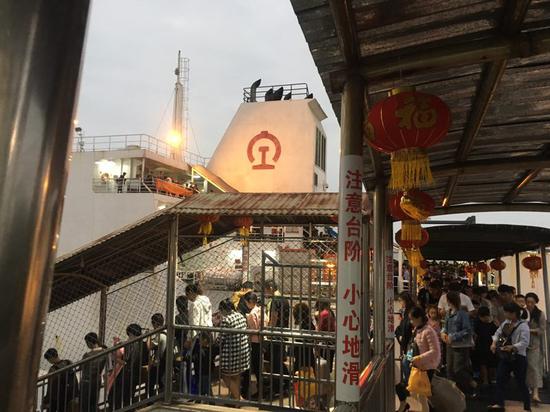 铁路北港迎来客流高峰