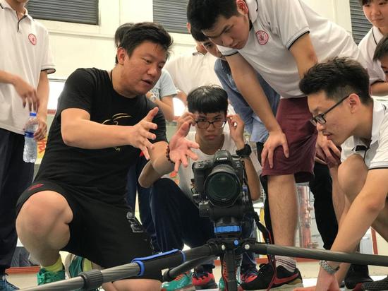 高校教师到校授课