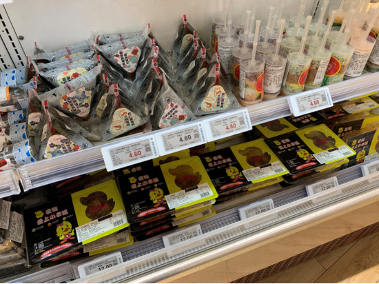 图:苏宁小店熟食区