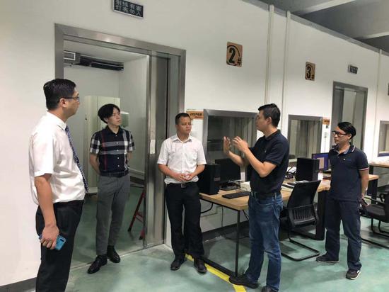 工商银行中山分行公司金融业务部陈国权副总经理对参赛企业进行尽职调查