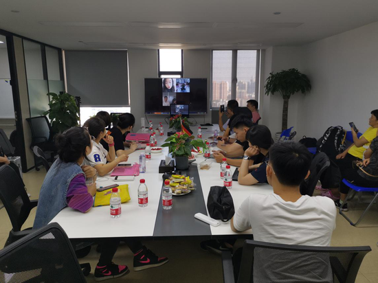 CCIC和BSB通过视频连线对学生进行行前培训