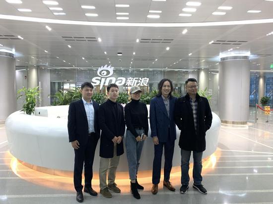 微博泛心理负责人及白露文化创始人等合影