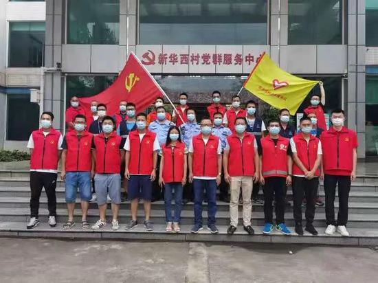 龙江市监所驻村工作组助力防疫一线,支援新华西村委会防疫工作。