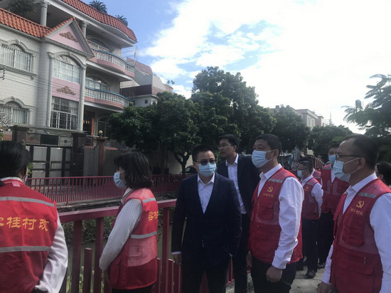 街道党工委副书记、办事处主任欧胜军考察华口社区天九涌