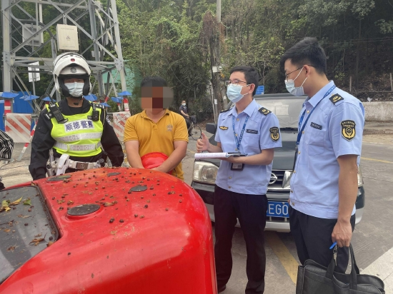 相关部门开展叉车上路交通安全专项执法行动