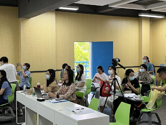 兄弟学校同行参与学习交流