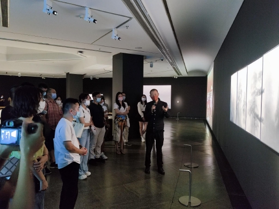 “车建全：一时一刻”展览在广东美术馆开幕