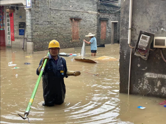 “海葵”余威仍在，南方电网广东广州供电局启动防风防汛二级应急响应保障供电