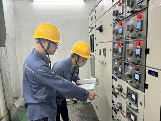 招盛雍尚湾养老院竣工送电现场