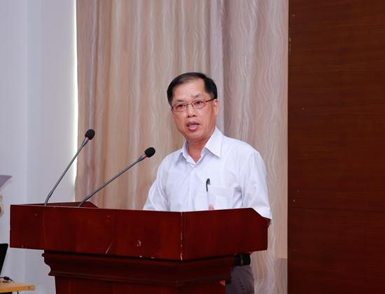 东莞理工学院城市学院创意设计学院院长林江龙致辞