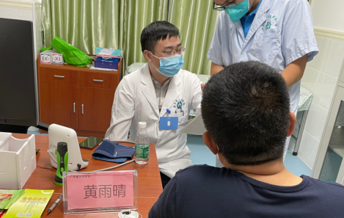 省医专家黄雨晴带教结对社区医生