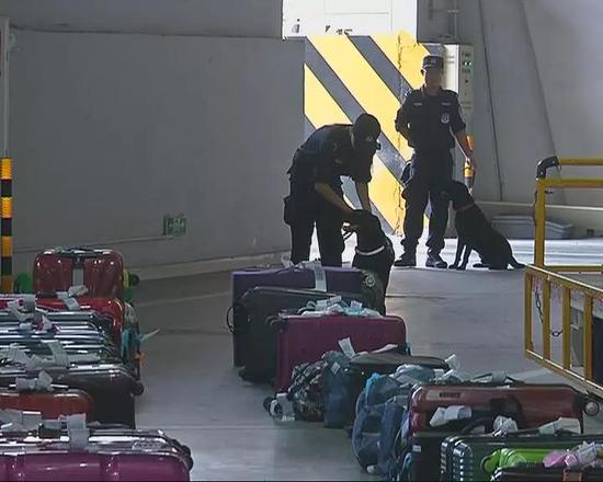 汕头海关联合揭阳公安在机场打击跨国毒品犯罪