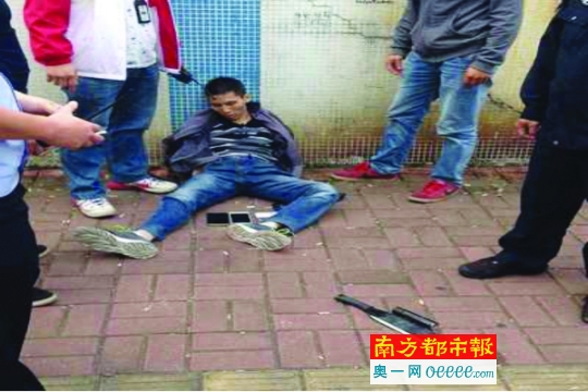 两飞车抢匪持刀拒捕 便衣警察追击十公里擒贼